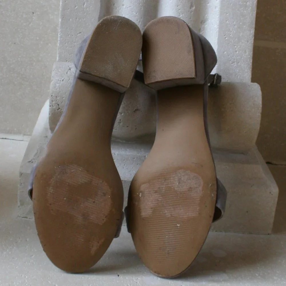 Steve Madden - Gray Suede  Heel Sandal Size 9.5 - Picture 4 of 8